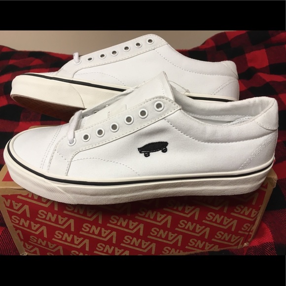 vans court icon white